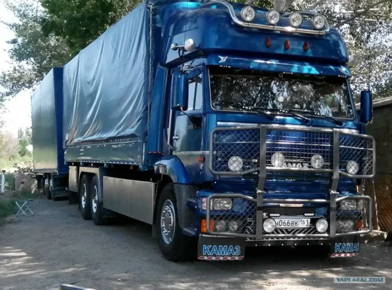 КАМАЗ-5460 седельный тягач