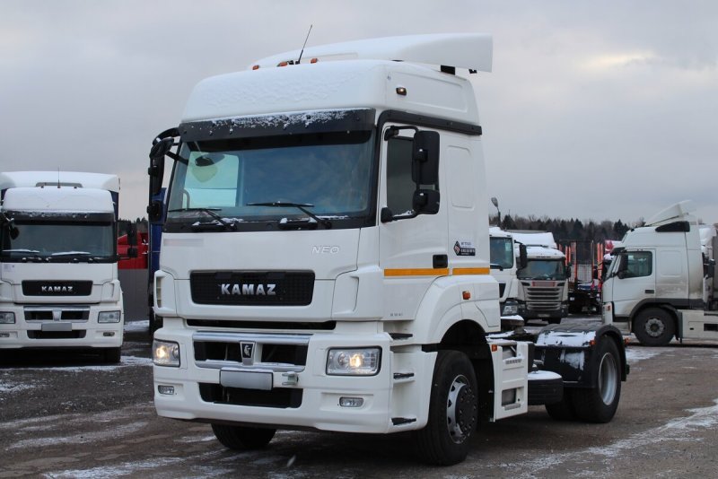 КАМАЗ 5490 белый