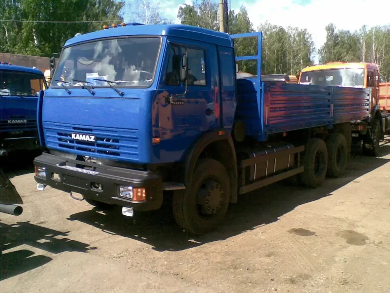 Грузовой КАМАЗ бортовой 53215