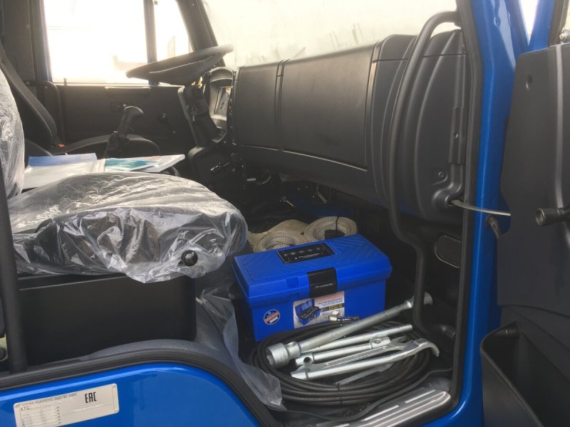 КАМАЗ 65117 кабина внутри