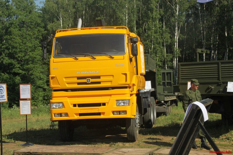 КАМАЗ-65226 седельный тягач 8×8