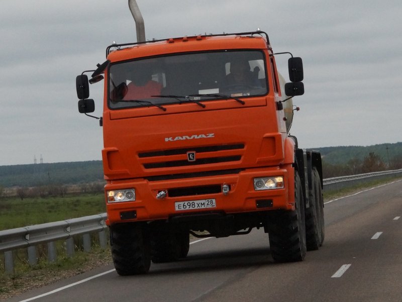 КАМАЗ 65115 спереди