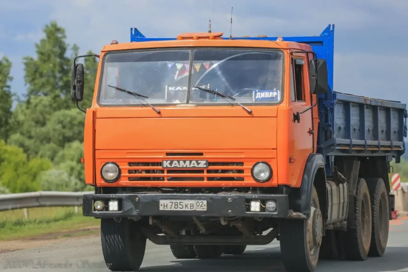 КАМАЗ 5320 зеленый