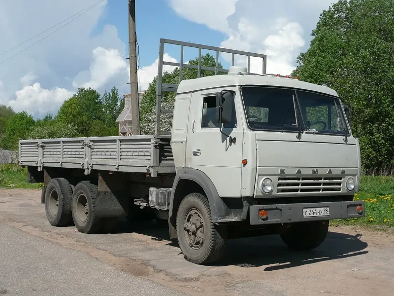 КАМАЗ 53212 бортовой