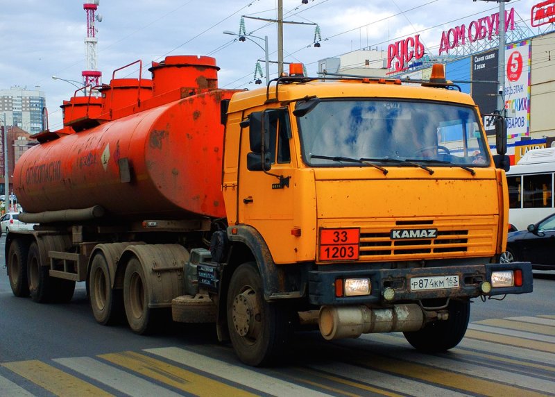 КАМАЗ 65115 седельный тягач