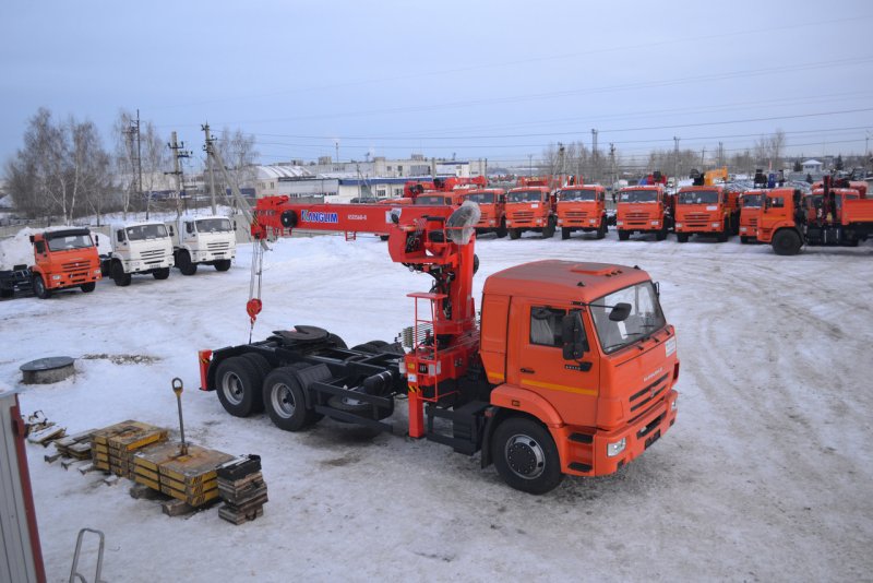 65116 Тягач с КМУ Kanglim 1256