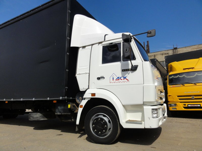 КАМАЗ 6520 кабина внутри