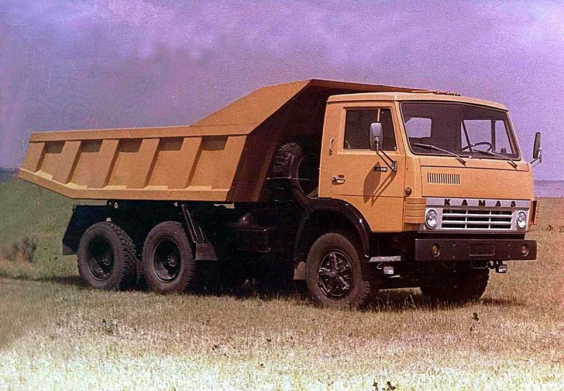 Грузовой самосвал КАМАЗ 5511