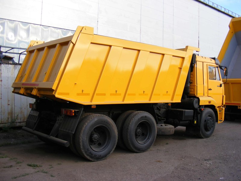 КАМАЗ 65115 самосвал со спальником