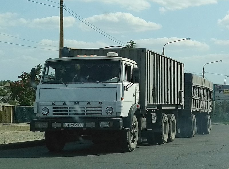 КАМАЗ 53212 бампер передний