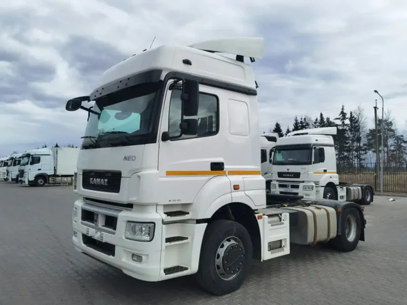 Седельный тягач КАМАЗ 5490