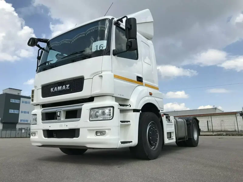 Седельный тягач КАМАЗ 5490