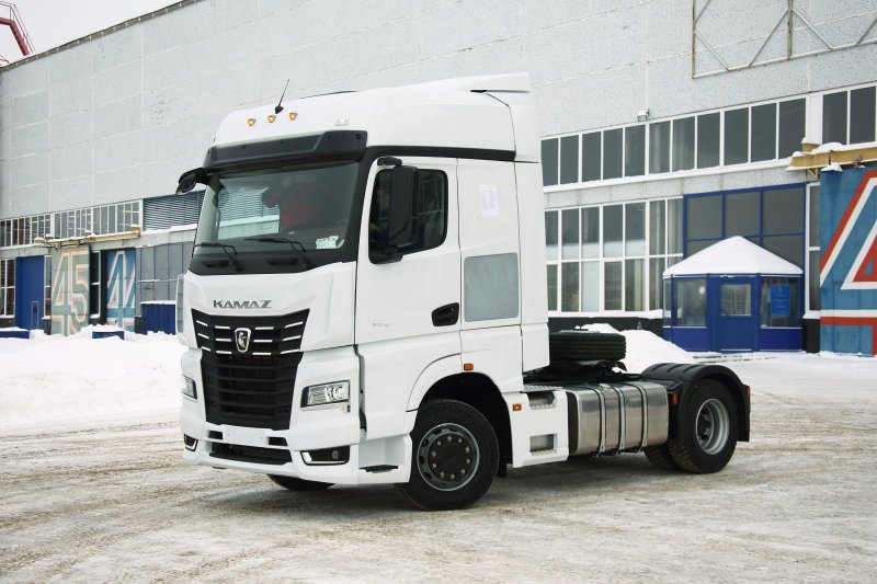 Тягач КАМАЗ-54901