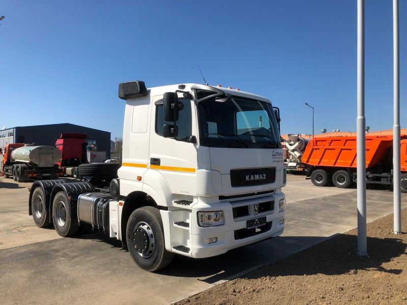 КАМАЗ тягач 65806