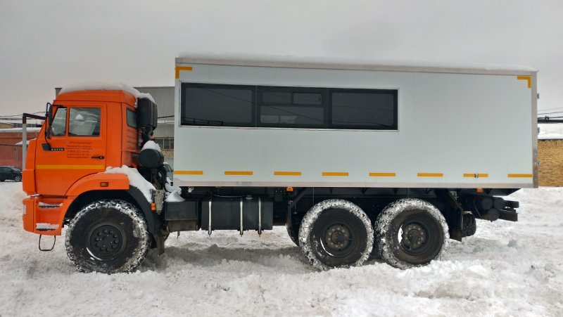 КАМАЗ 43118 вахтовый автобус