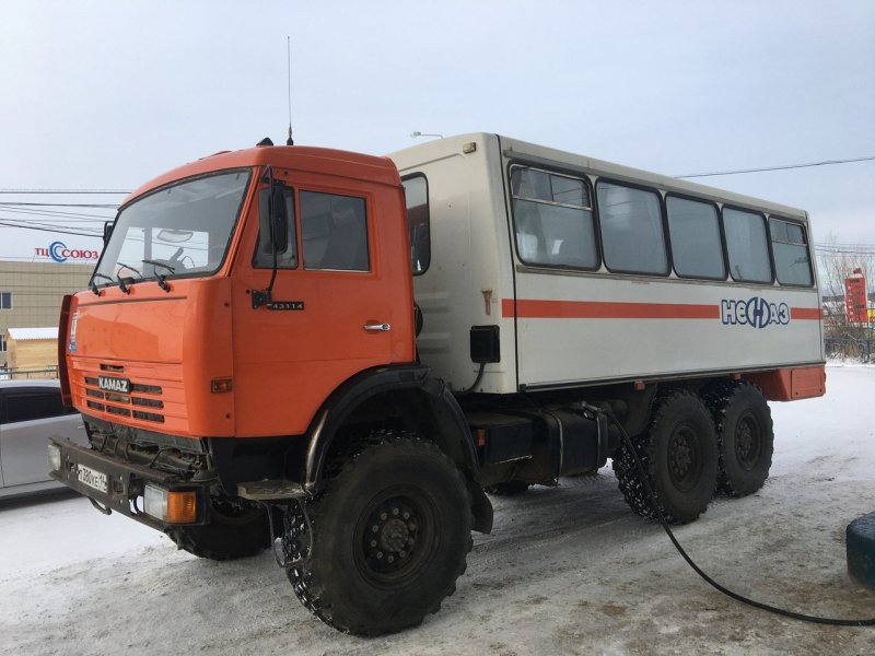 КАМАЗ вахтовка НЕФАЗ