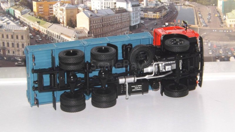 КАМАЗ 5350 снизу