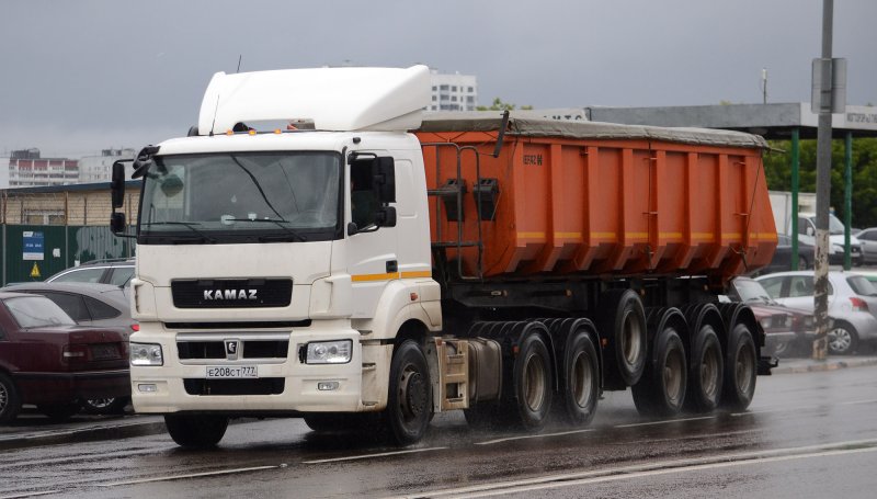 КАМАЗ 65206 С полуприцепом