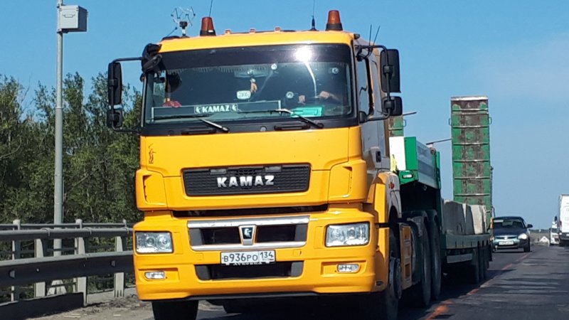 КАМАЗ 65206 С полуприцепом