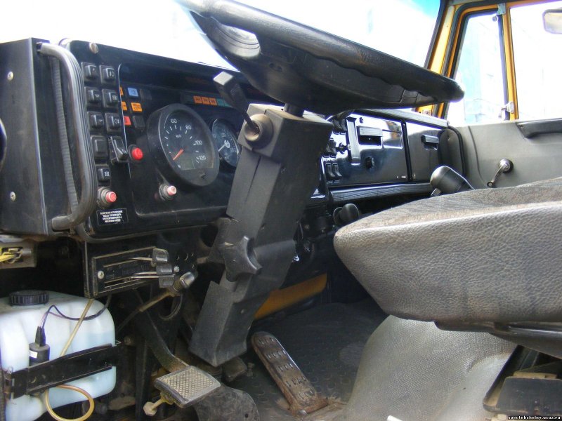КАМАЗ 65115 салон кабины