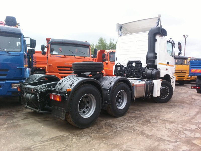 КАМАЗ-65206-s5 седельный тягач