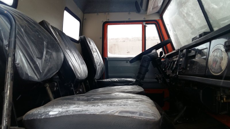 Военный КАМАЗ 5350 салон