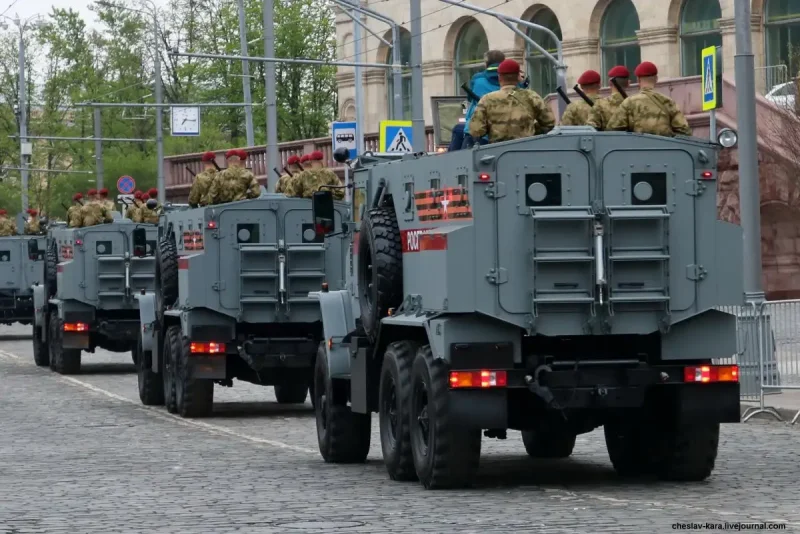 Урал-4320вв парад