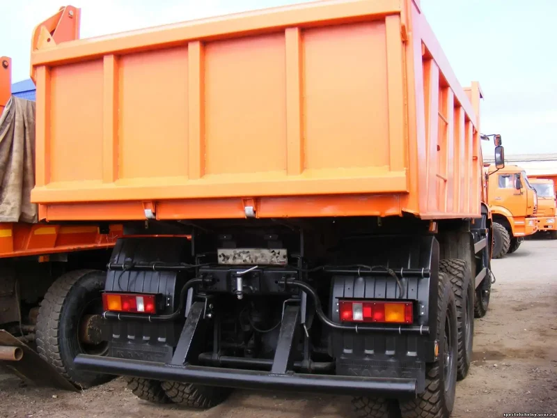КАМАЗ 6520 сзади