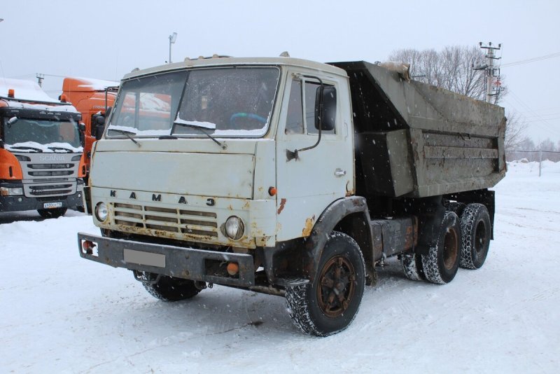 Грузовой самосвал КАМАЗ 55111