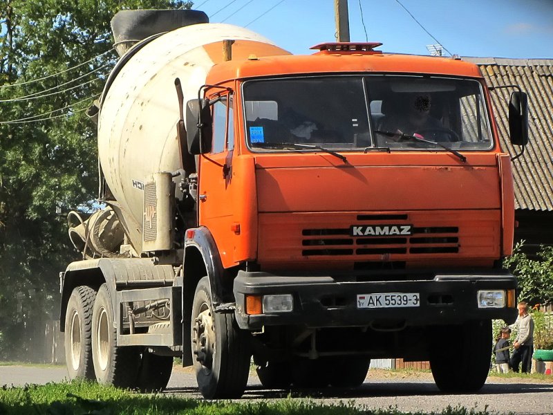 КАМАЗ 53228 самосвал