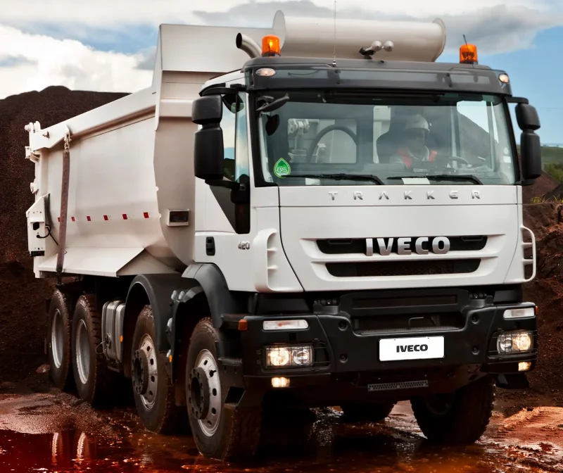 Iveco Trakker 8x4 самосвал