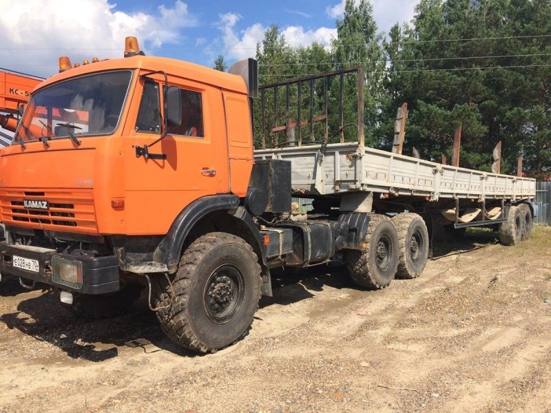 КАМАЗ 44108 С бортовым полуприцепом