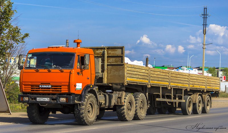 КАМАЗ 44108 С КМУ И полуприцепом