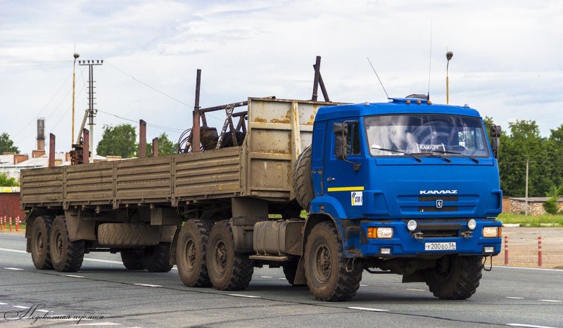 КАМАЗ 44108 С бортовым полуприцепом