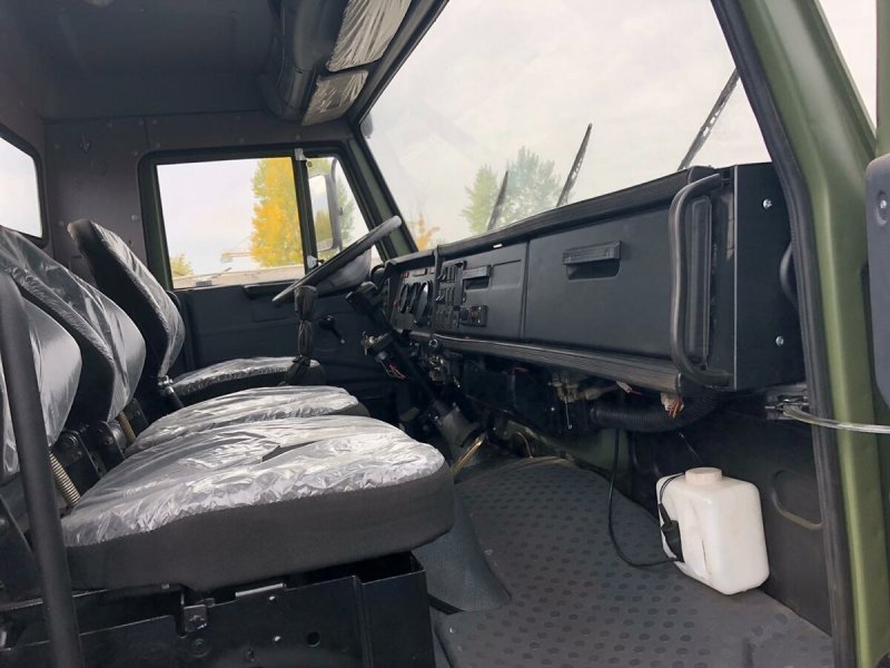 КАМАЗ-5350 салон кабины