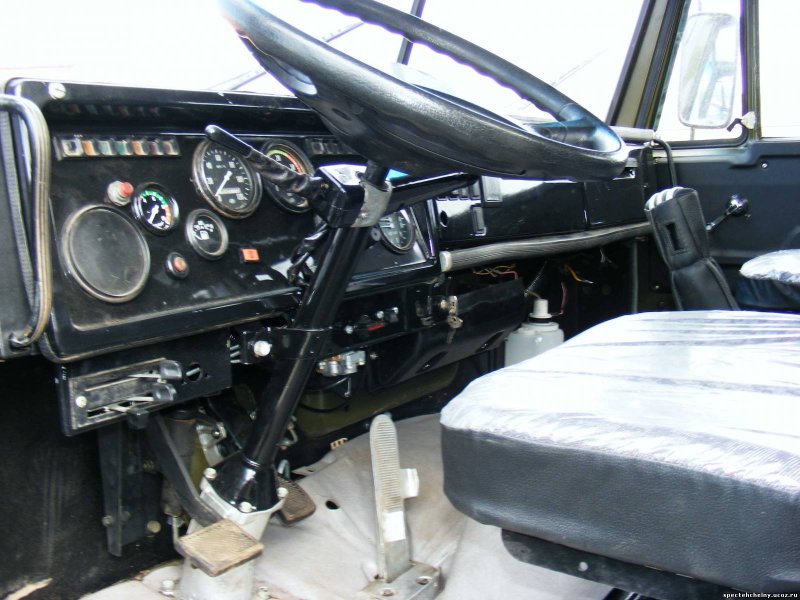 КАМАЗ 5320 салон кабины