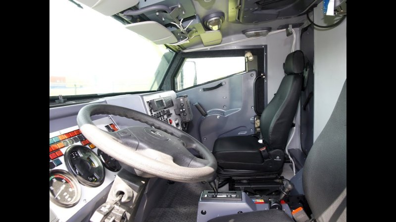 КАМАЗ 5350 кабина приборная панель