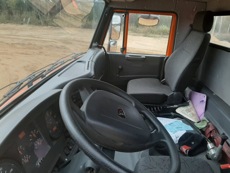 КАМАЗ 43255 кабина внутри