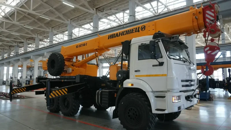 Автокран Ивановец КС-35714