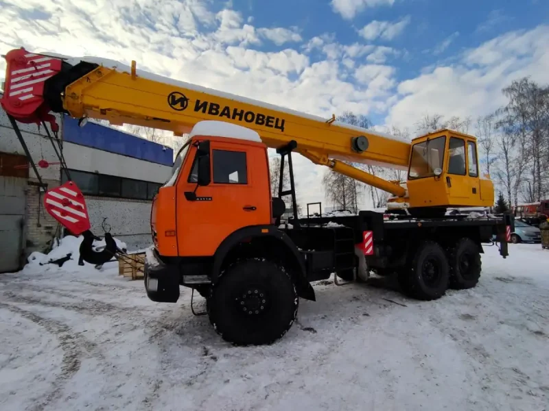 Автокран КАМАЗ 43118