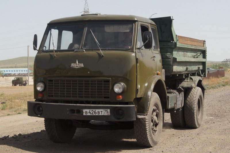 Грузовик МАЗ 5549