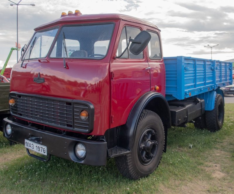 Грузовик МАЗ 500
