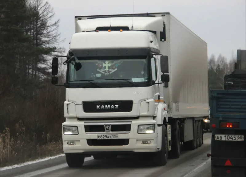 Тягач КАМАЗ-65209