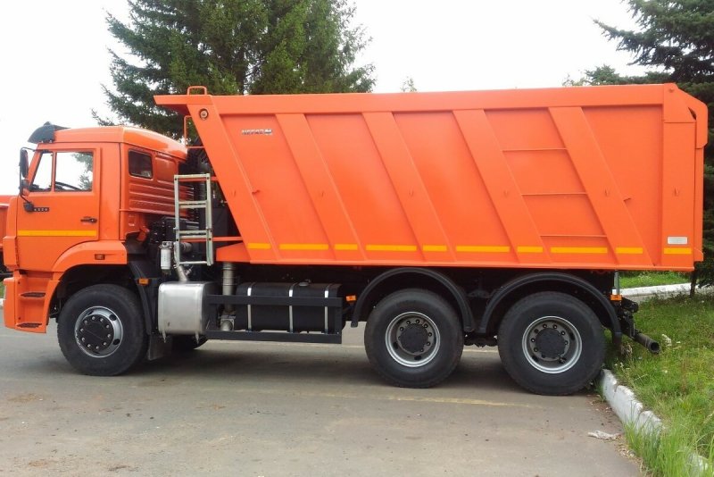 Самосвал КАМАЗ 6520-49