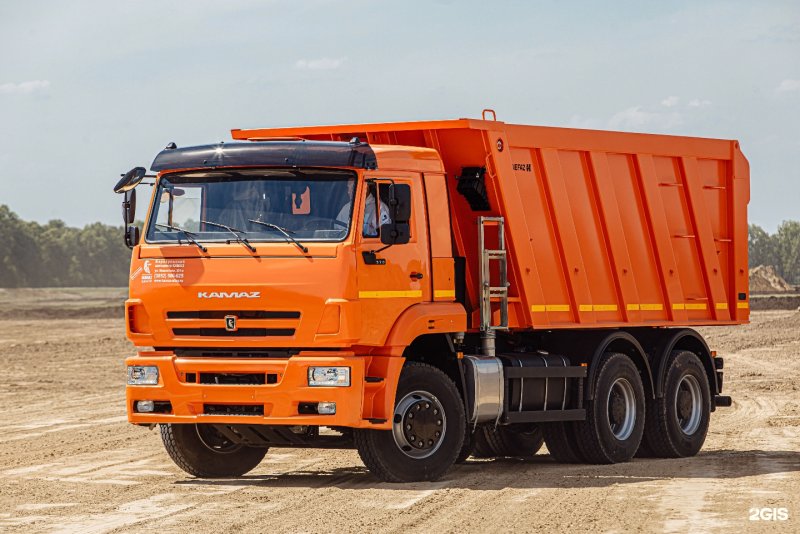 Грузовик КАМАЗ 6520