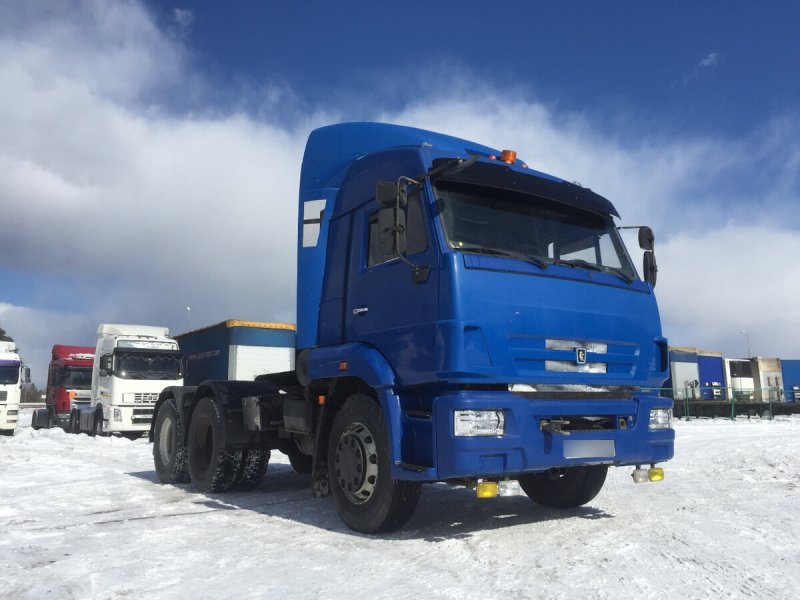 КАМАЗ 6 4 седельный тягач