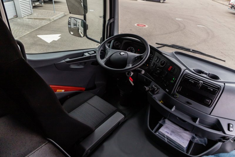 КАМАЗ 65207 тягач