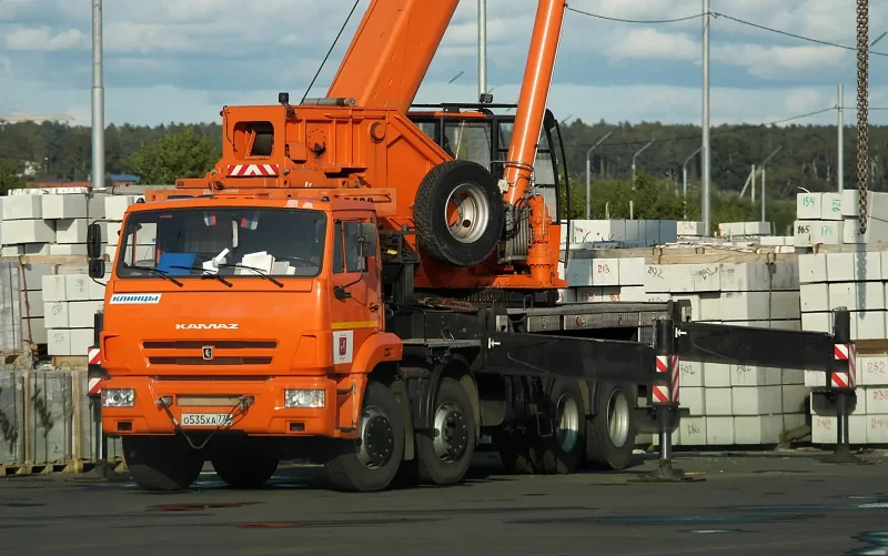 КАМАЗ 6540 седельный тягач