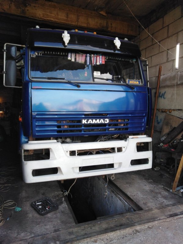 Бампер КАМАЗ 53215