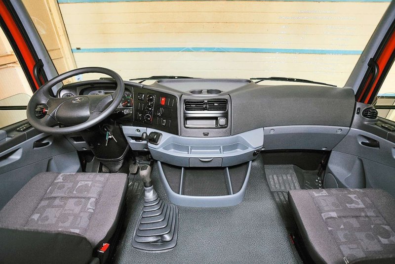 КАМАЗ 5350 кузов внутри